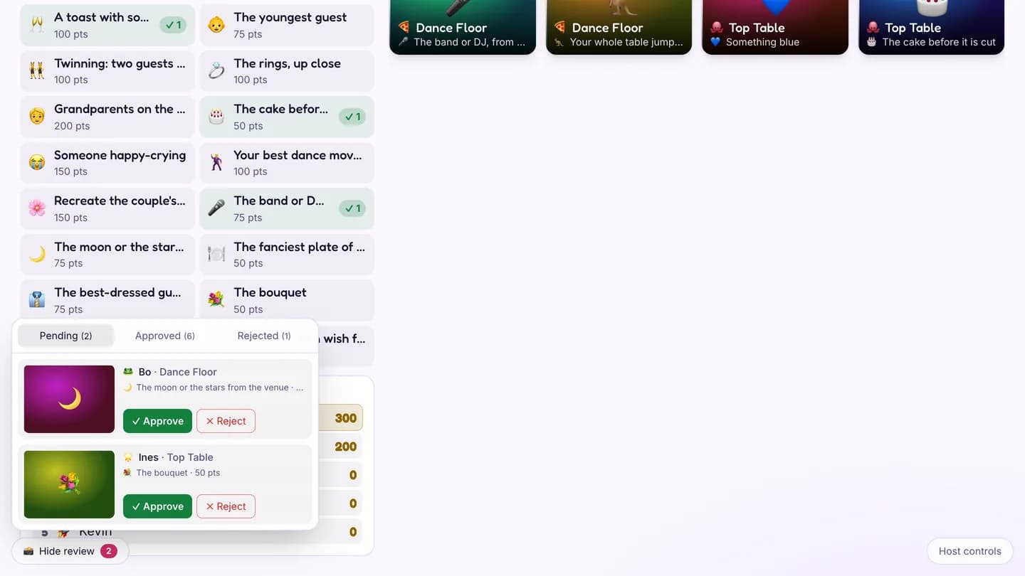 The Photo Scavenger Hunt host screen with the review panel open showing Pending, Approved and Rejected tabs